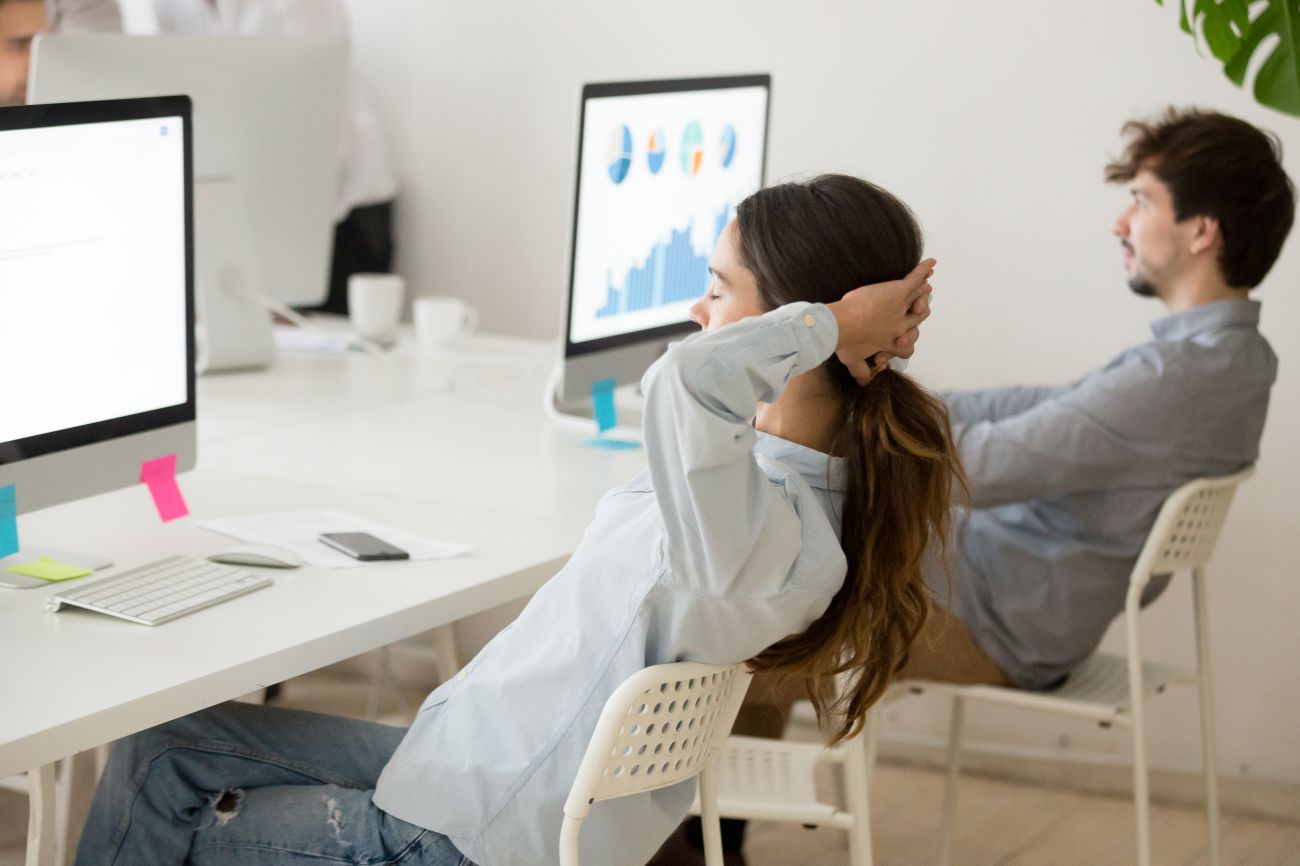 Ergonomia pracy przy komputerze – zadbaj o zdrowie przed ekranem